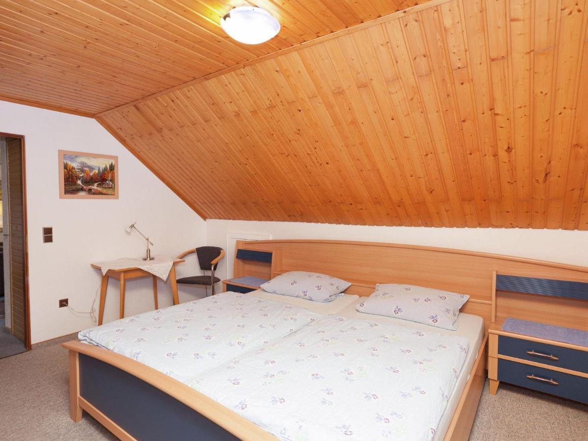 Flat In Polle Near The Forest Екстер'єр фото