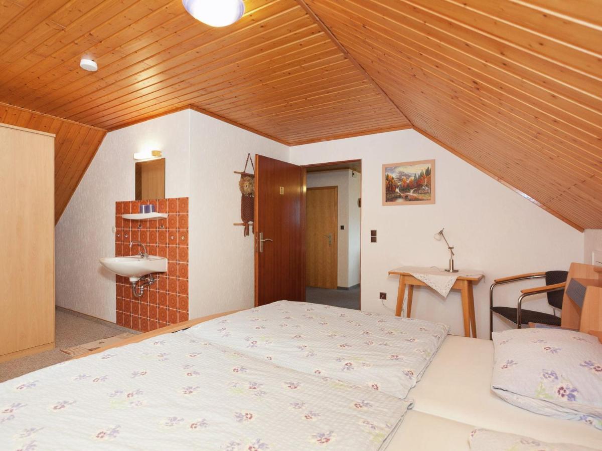 Flat In Polle Near The Forest Екстер'єр фото