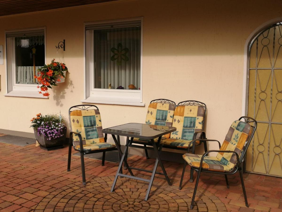 Flat In Polle Near The Forest Екстер'єр фото