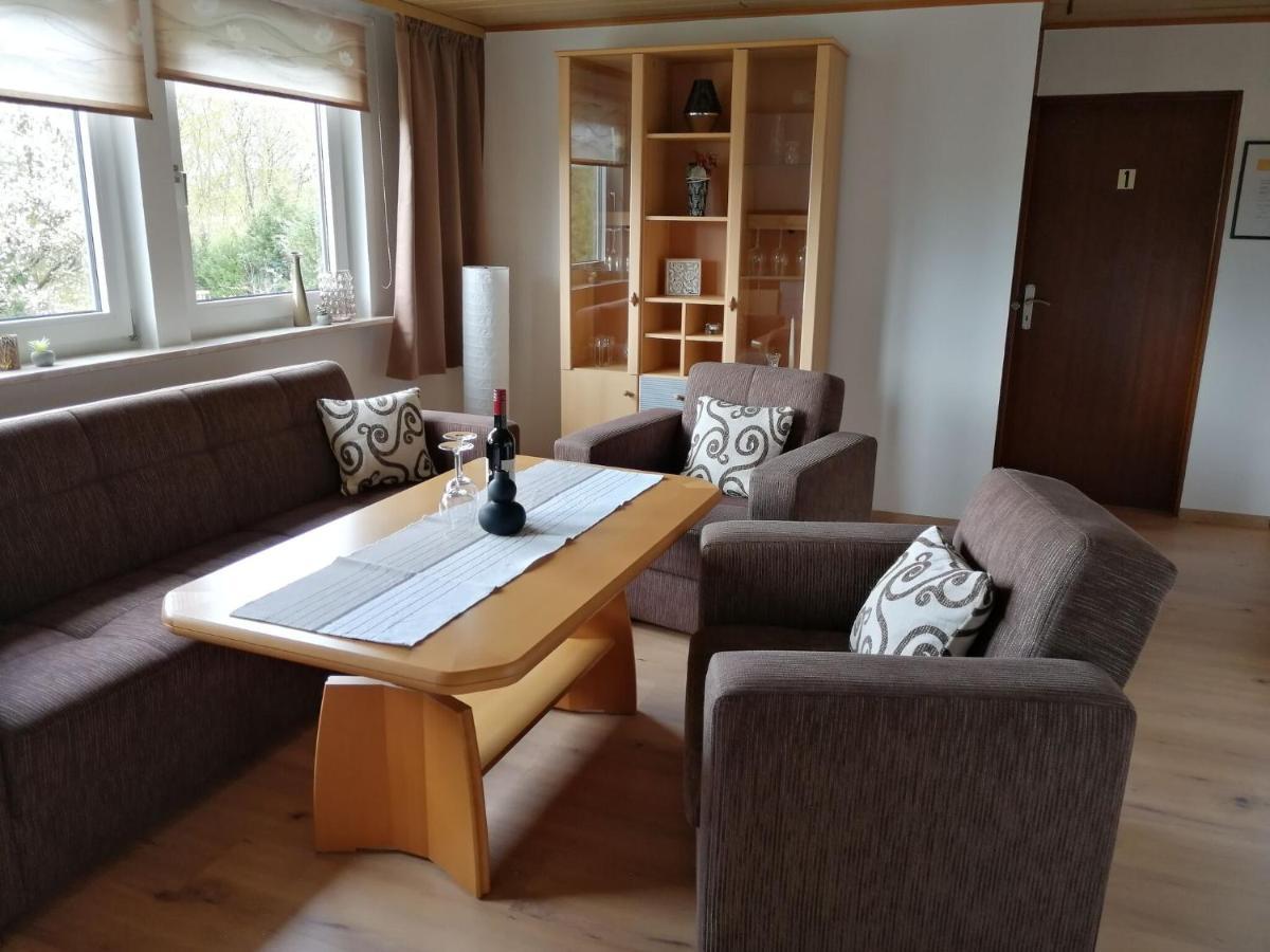 Flat In Polle Near The Forest Екстер'єр фото
