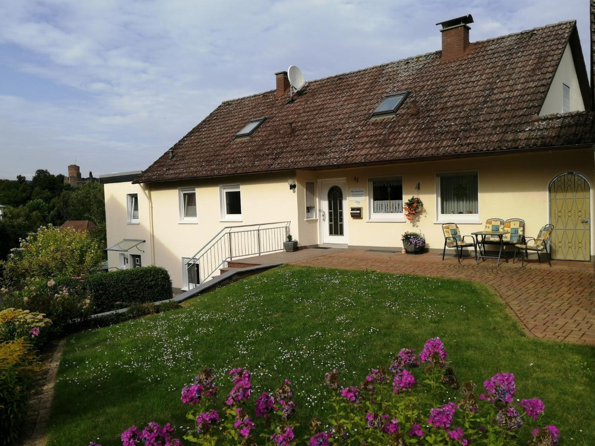 Flat In Polle Near The Forest Екстер'єр фото